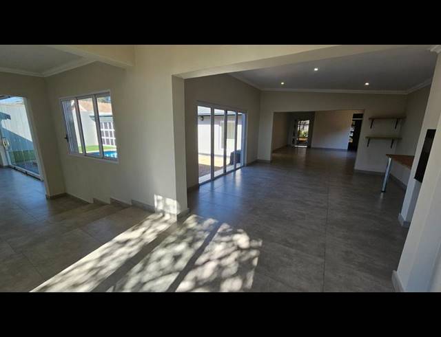 5 BEDROOM HOUSE FOR SALE IN WIERDA PARK